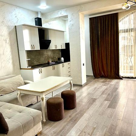 New Apartment In Downtown Yerevan Exterior foto