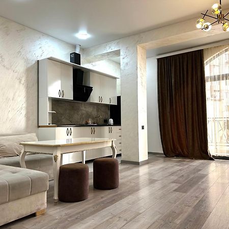 New Apartment In Downtown Yerevan Exterior foto